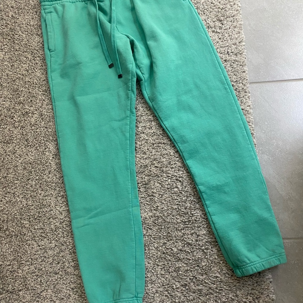 Talentless Sweatpants heavyweight cotton, great condition! Fits like a large!